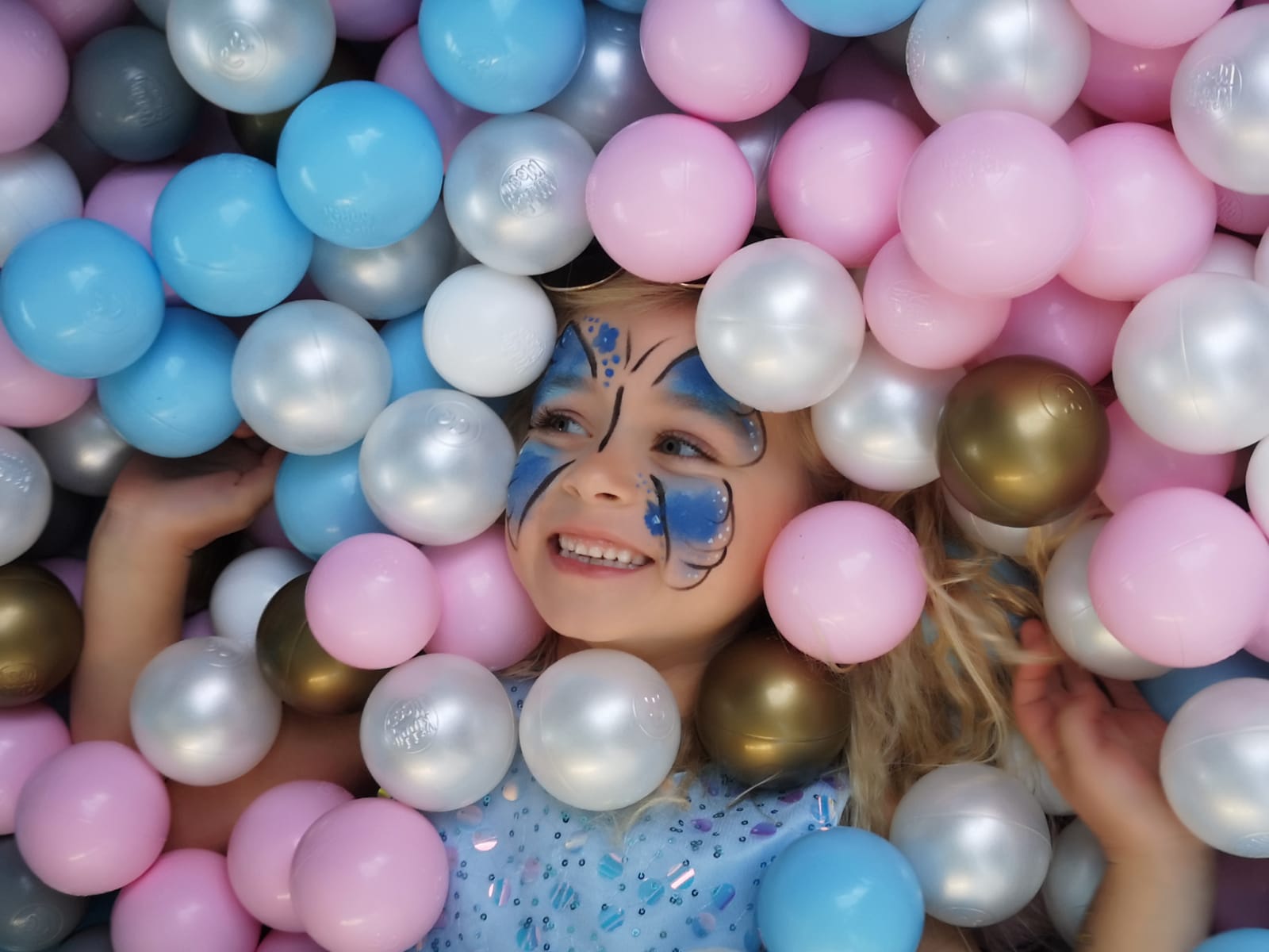 Phantastische Kinder Kiste🎁 Sabrina ✆ 0160 938 779 58 ⭐ Phantastische Kinder Kiste🎁 Sabrina ✆ 0160 938 779 58 ⭐